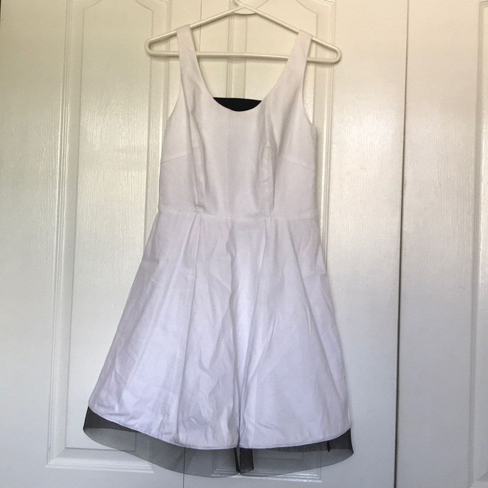 Nicole Miller - White Dress w/ Black details